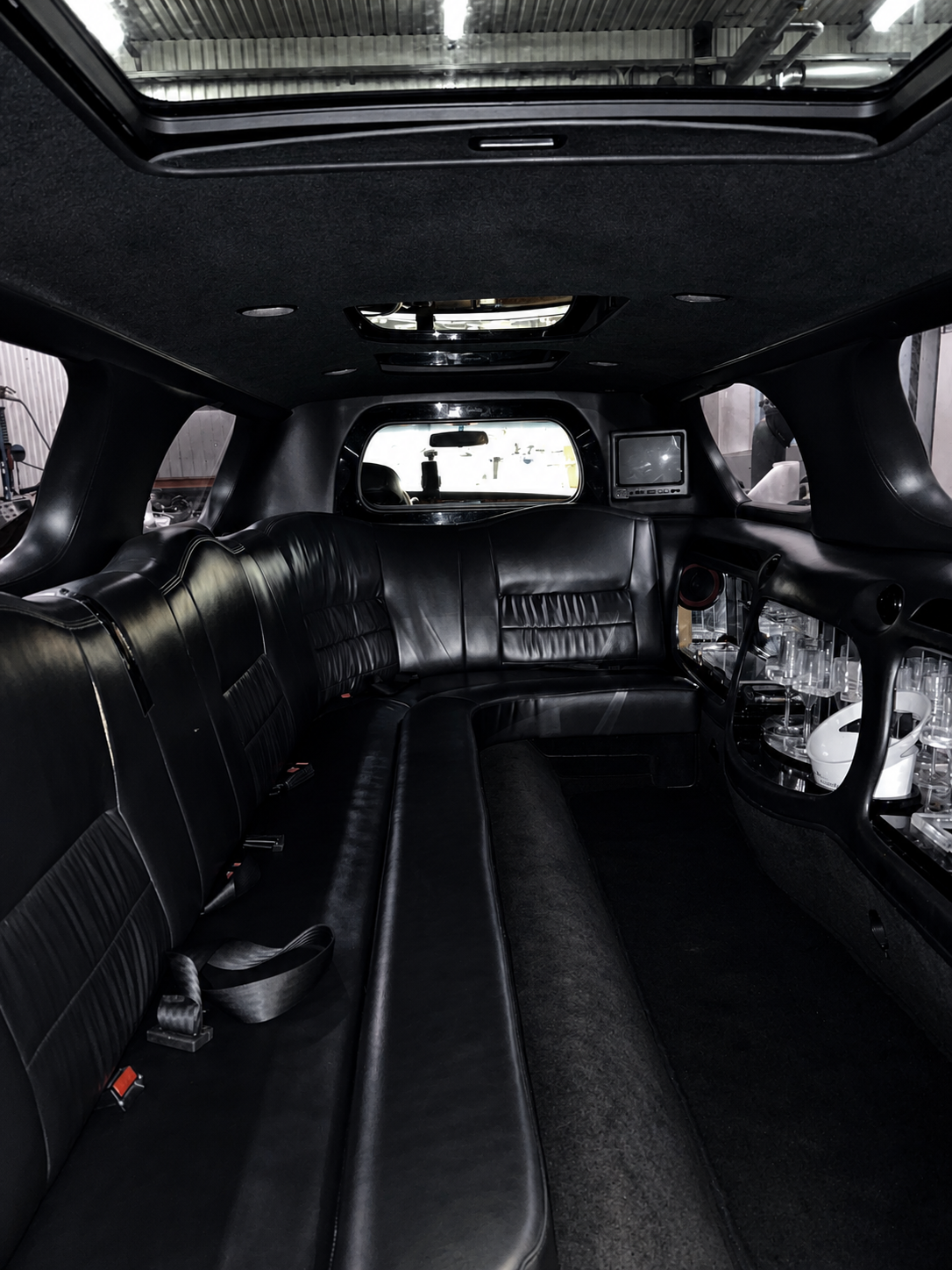 Black Eight limusiini 6